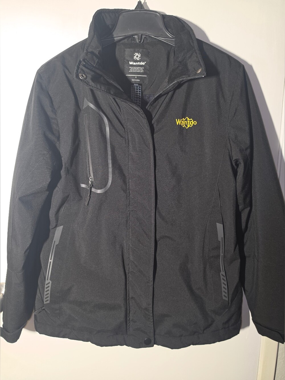 Wantdo Men's Black Ski Jacket - Waterproof Insulated Coat